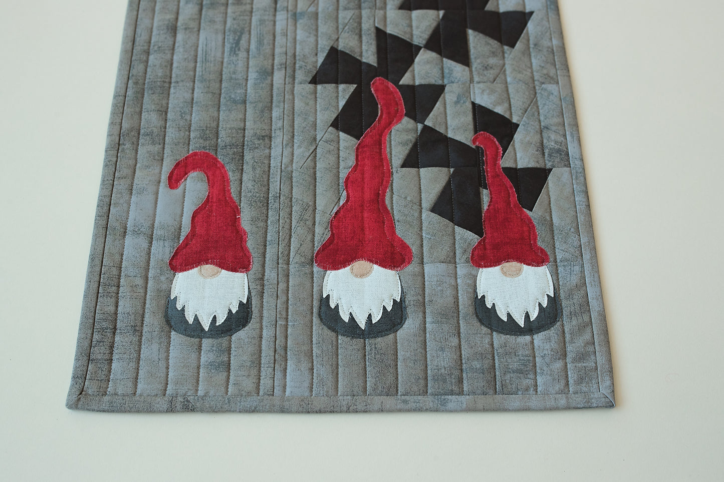 Gnome Table Runner